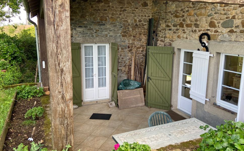 Beautiful renovated Bearnaise Farmhouse with Exceptional Views of the Pyrenees Mountains